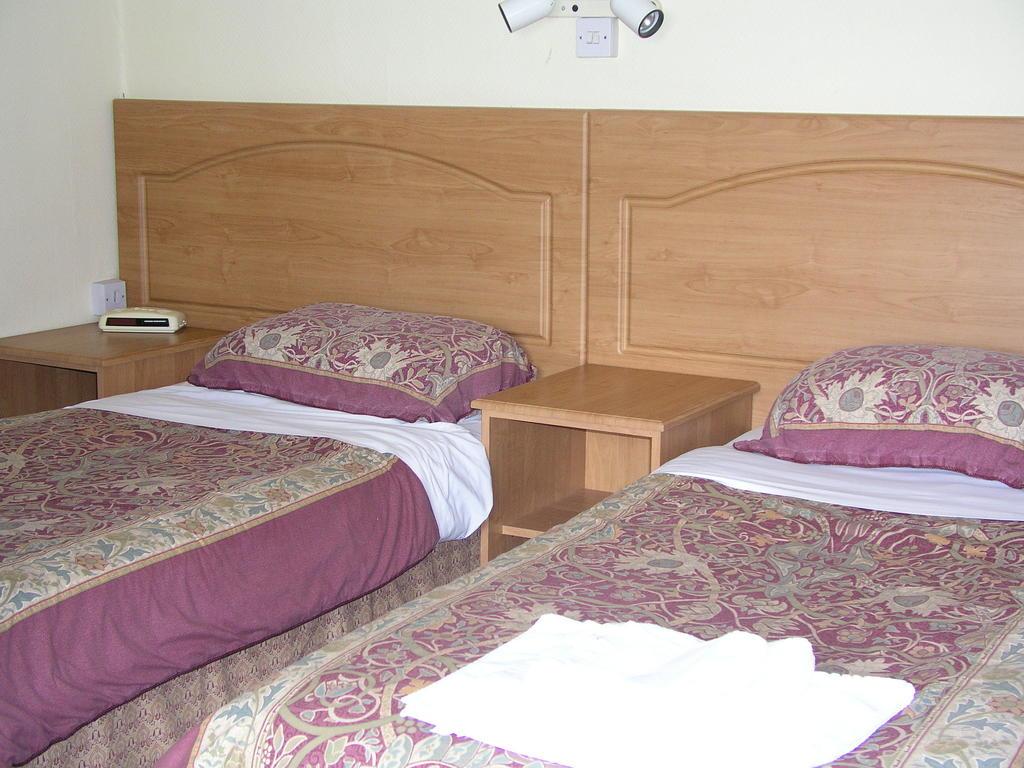 Hunters Lodge Hotel