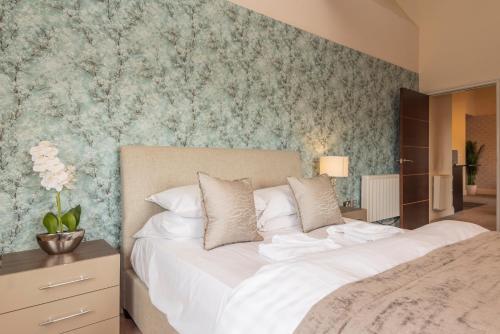 Heritage Suites