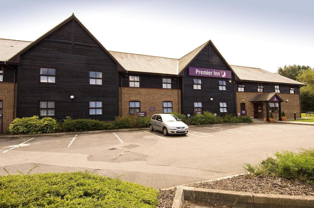 Premier Inn Farnborough West