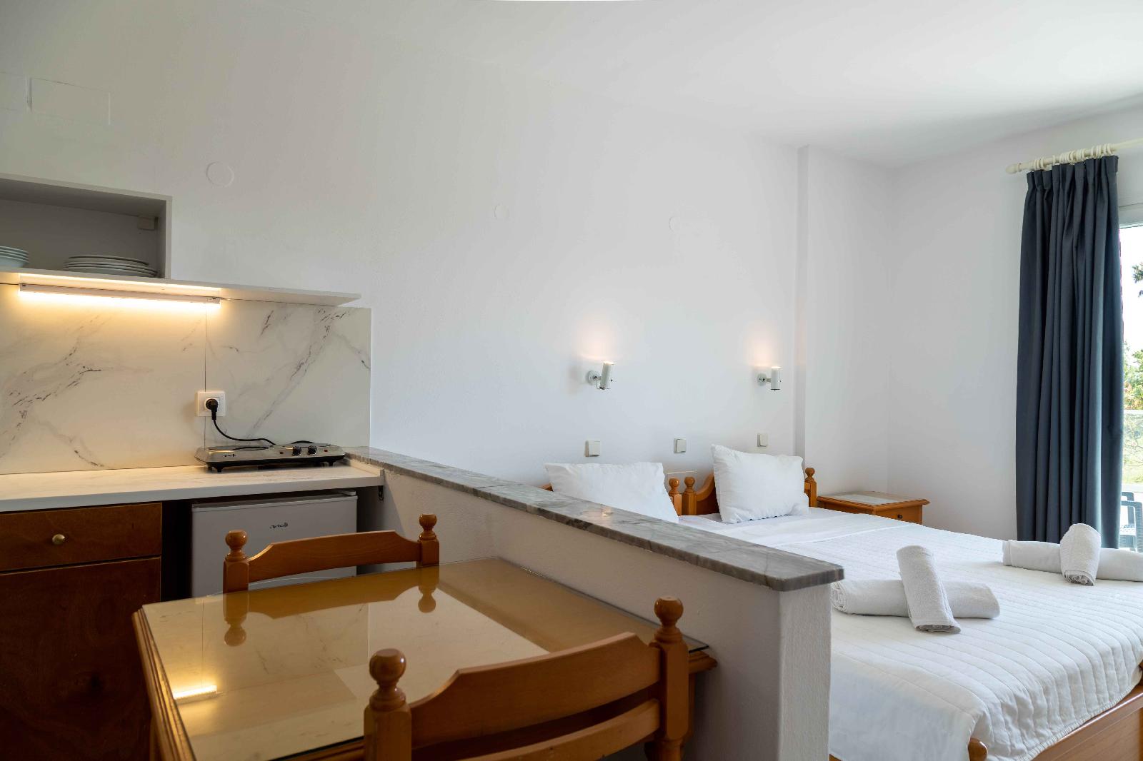 Miros Apartment Hotel