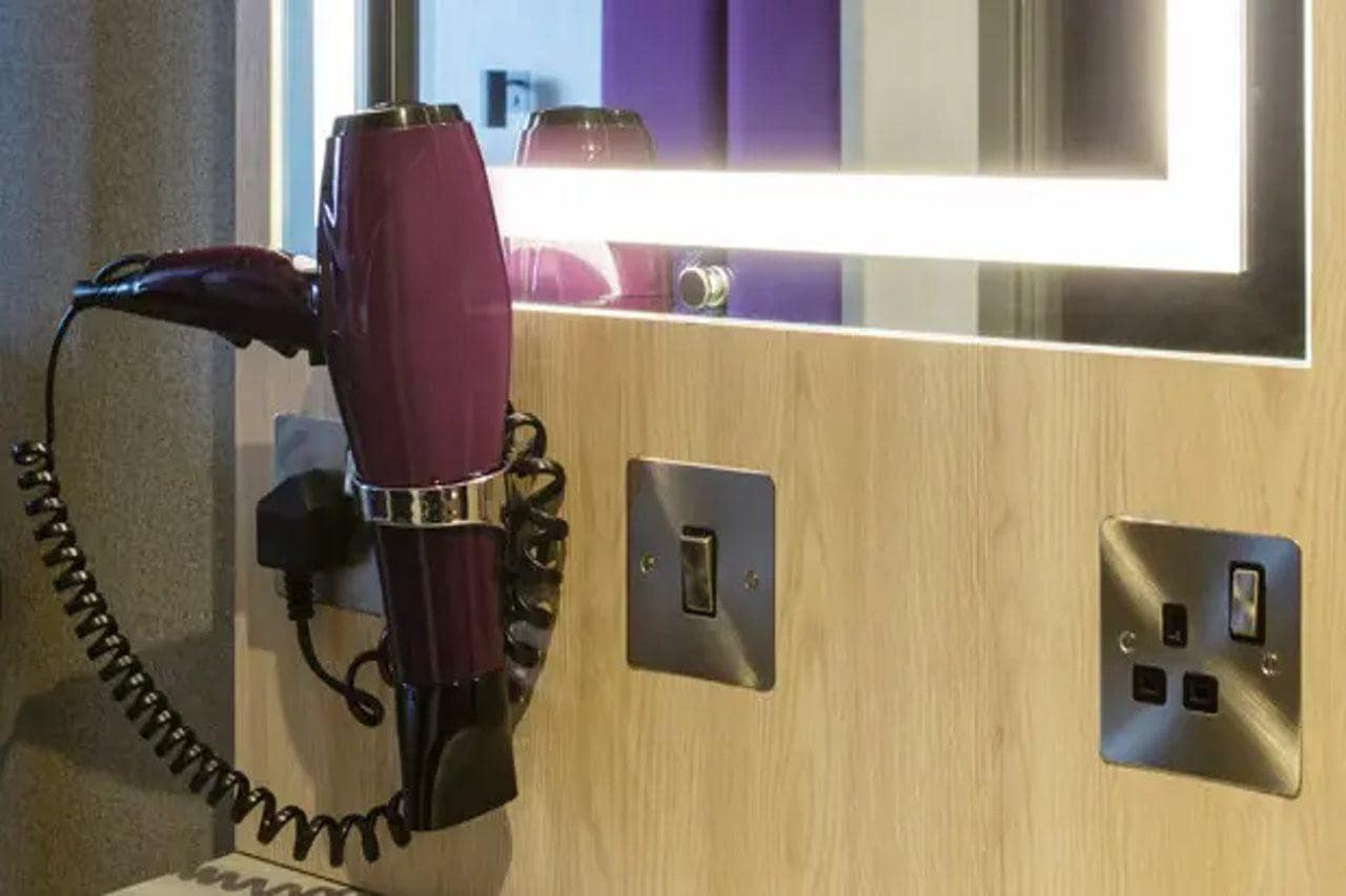 Premier Inn Wakefield South