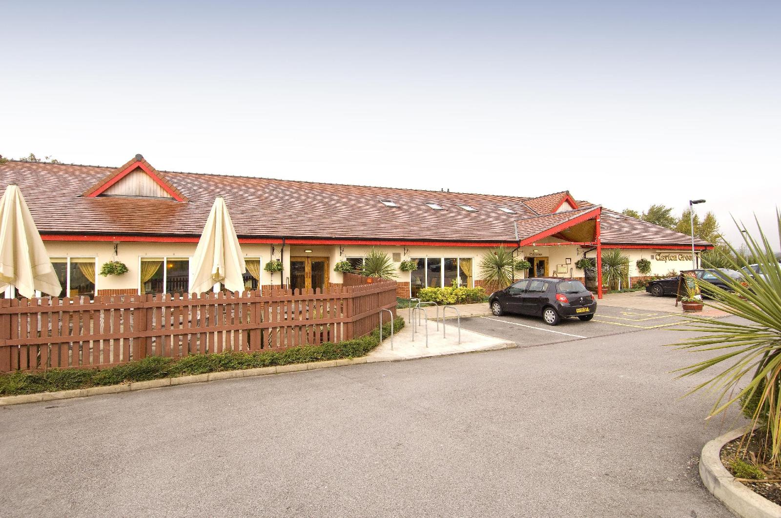 Premier Inn Oldham Central