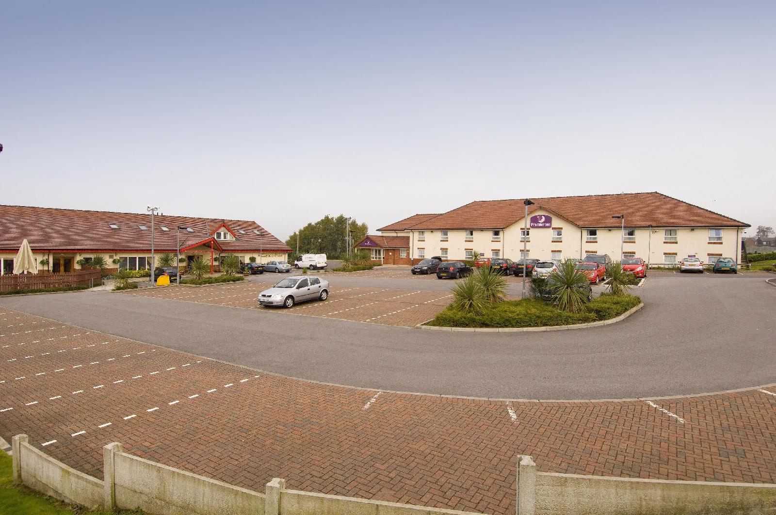 Premier Inn Oldham Central