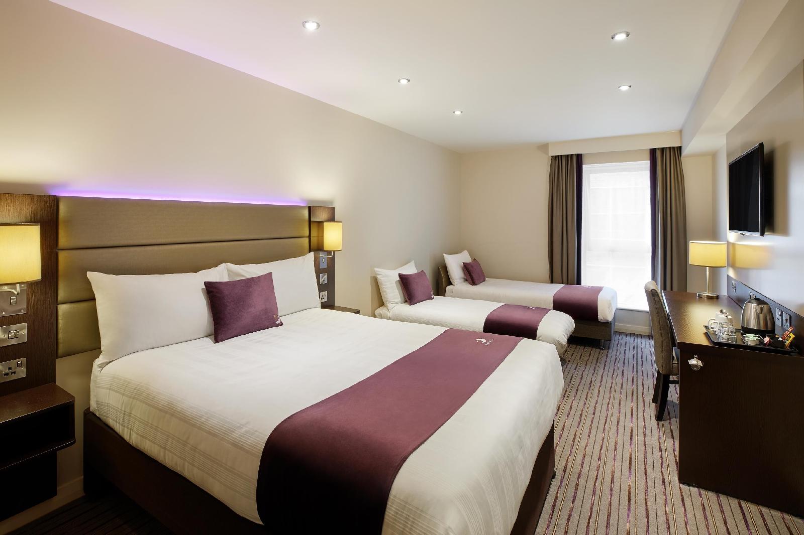 Premier Inn Oldham Central
