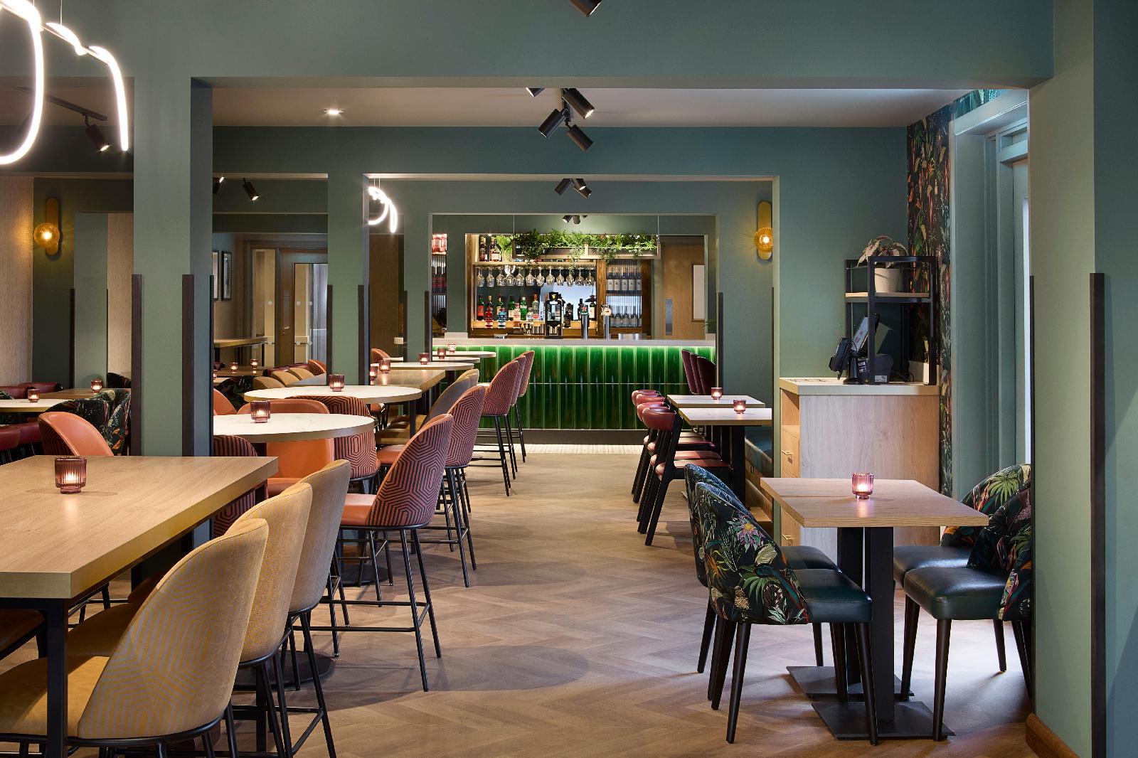Premier Inn Oldham Central