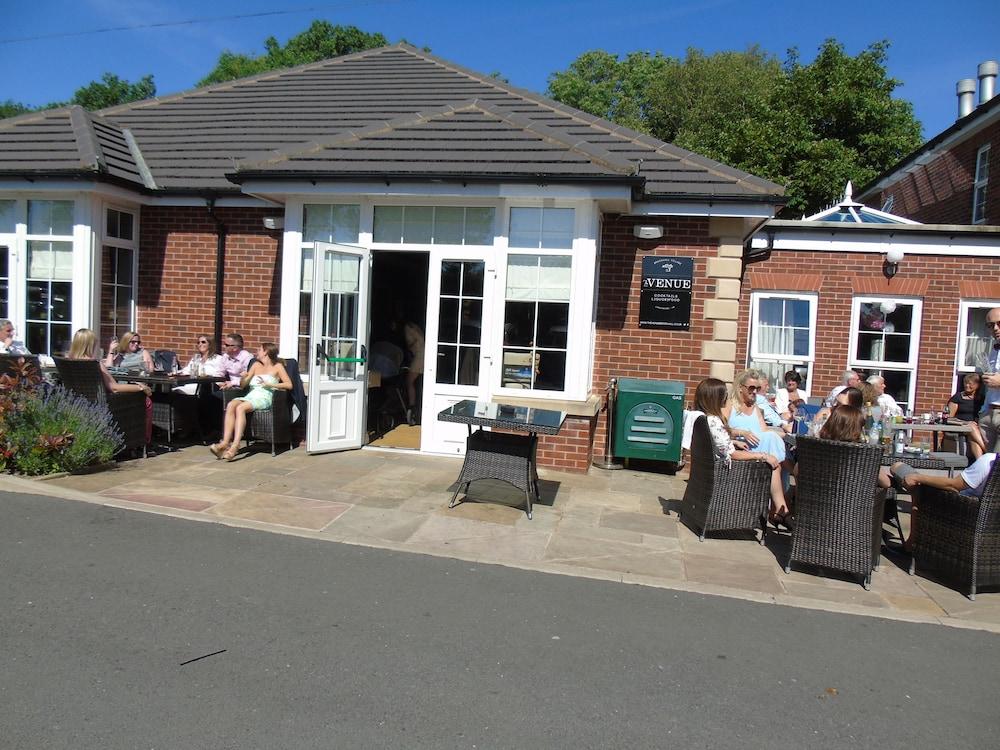 The Avenue Hotel