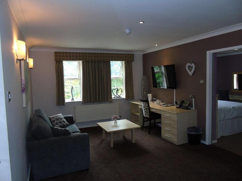 The Avenue Hotel