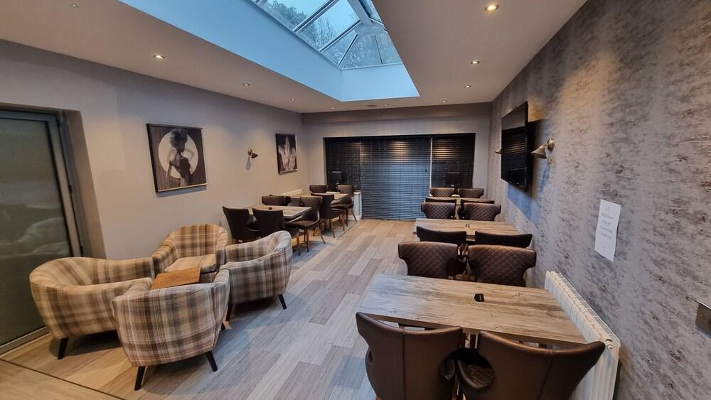 The Avenue Hotel