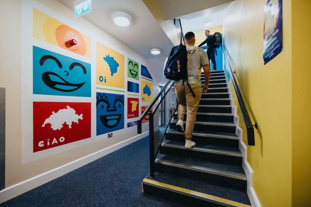 Snoozles Hostel