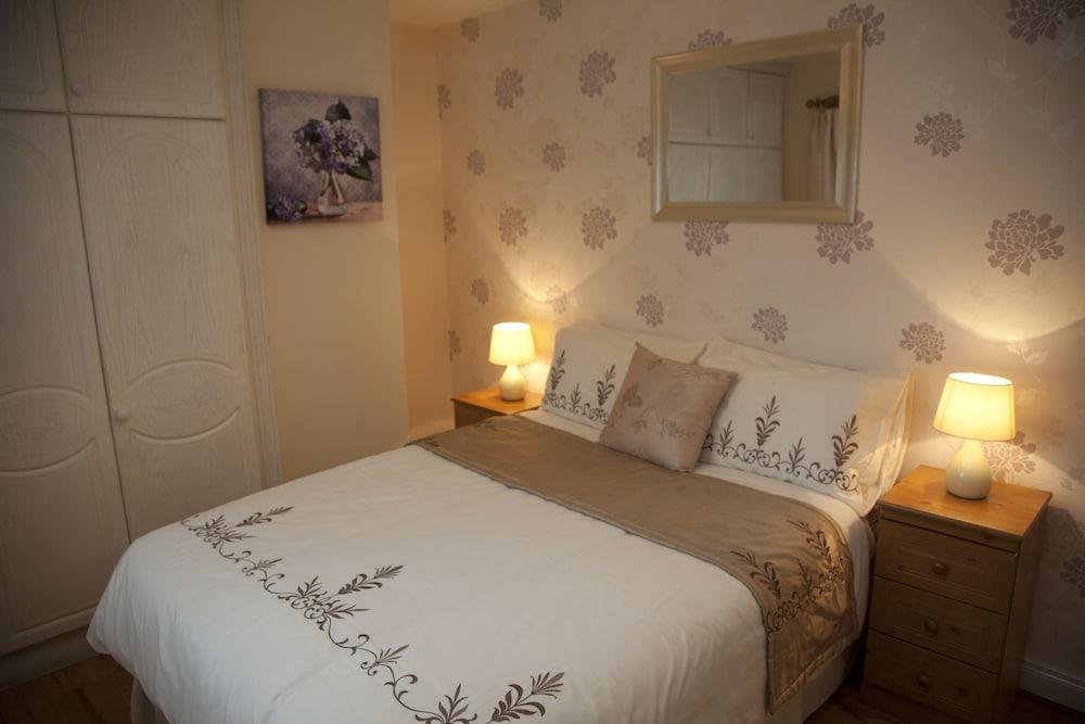 Arch House B&B and Apartments