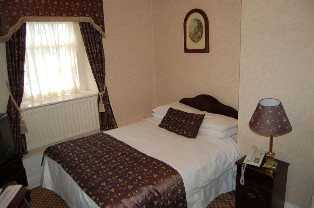 Dooly's Hotel