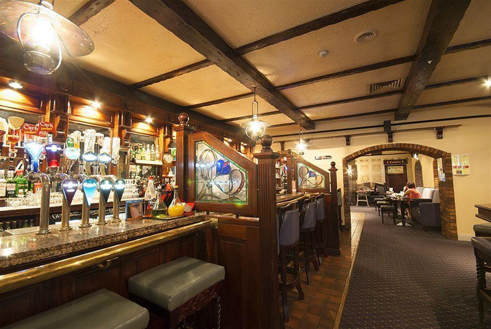 Dooly's Hotel