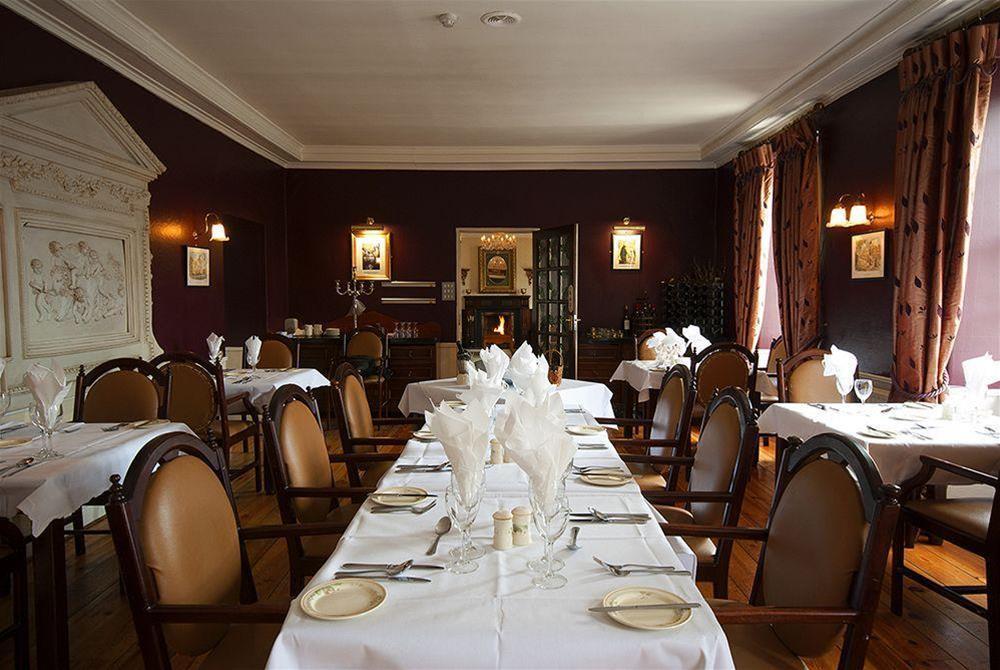 Dooly's Hotel