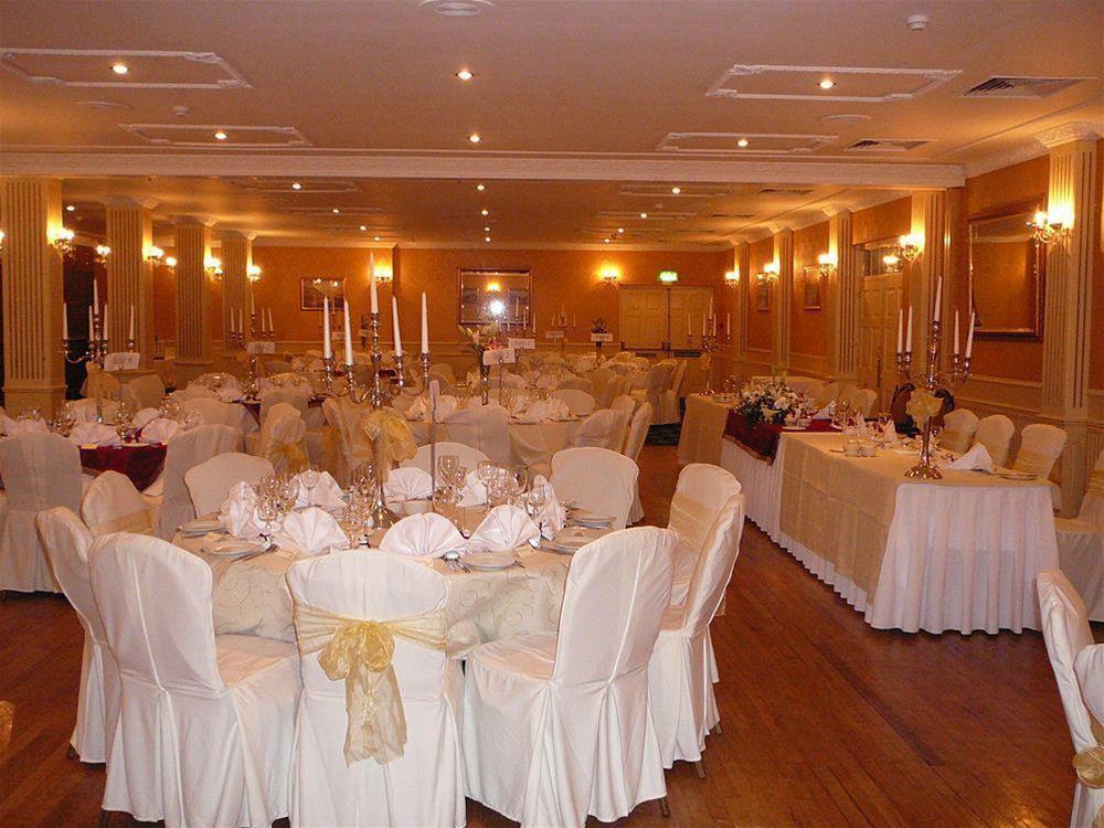 Dooly's Hotel