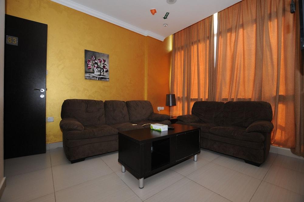Al Muhanna Plaza Hotel