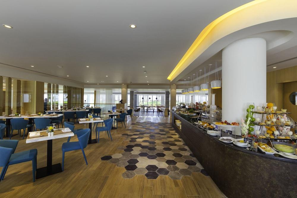 Sealine Beach Resort