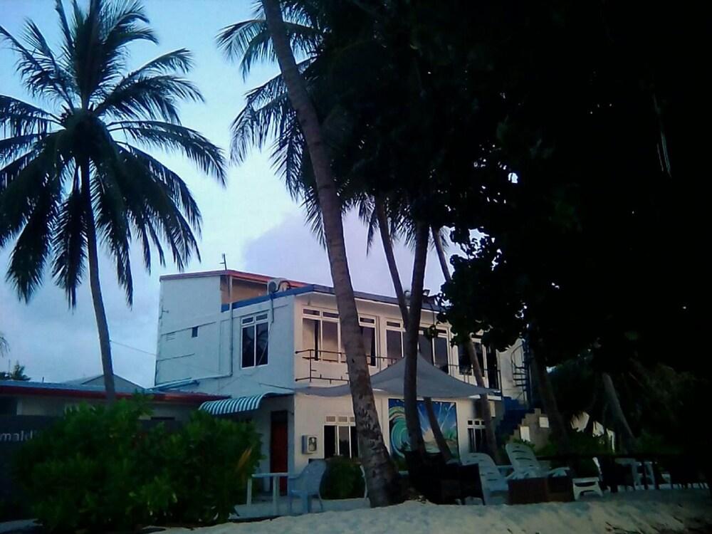Batuta Maldives Surf View Guesthouse
