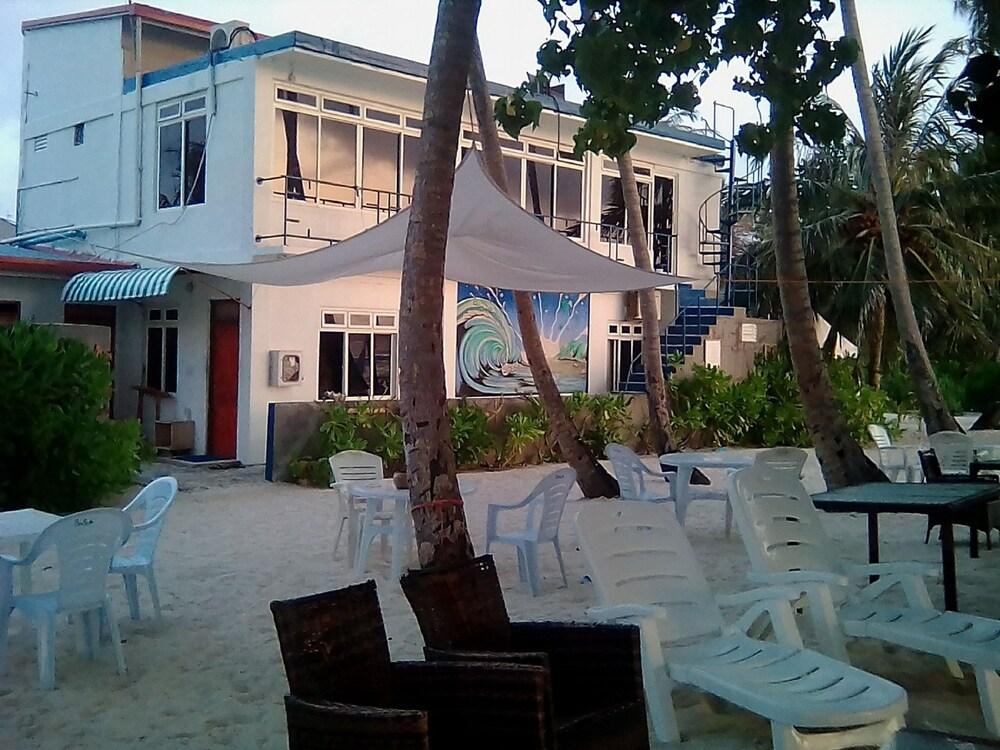 Batuta Maldives Surf View Guesthouse