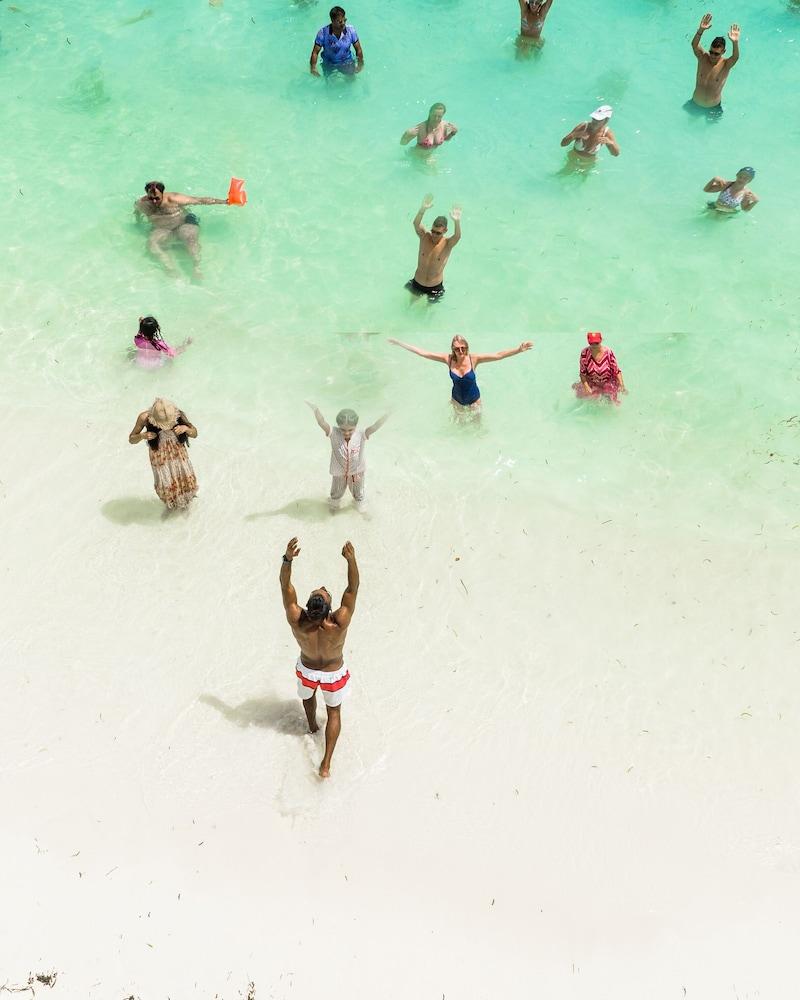 Arena Beach Hotel