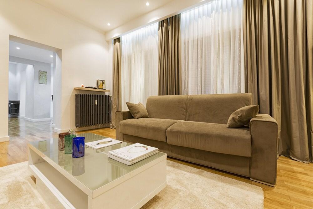 The Queen Luxury Serviced Apartments - Villa Liberty