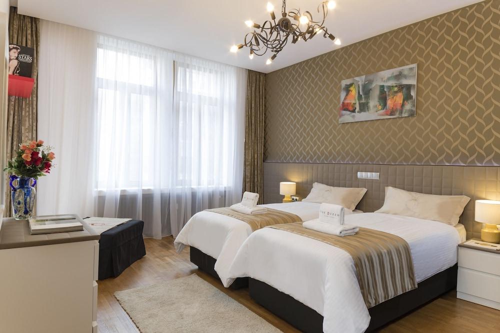 The Queen Luxury Serviced Apartments - Villa Liberty