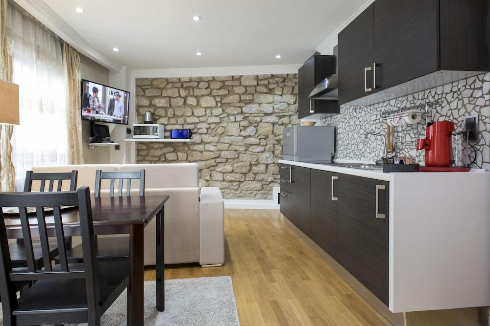 The Queen Luxury Serviced Apartments - Villa Liberty