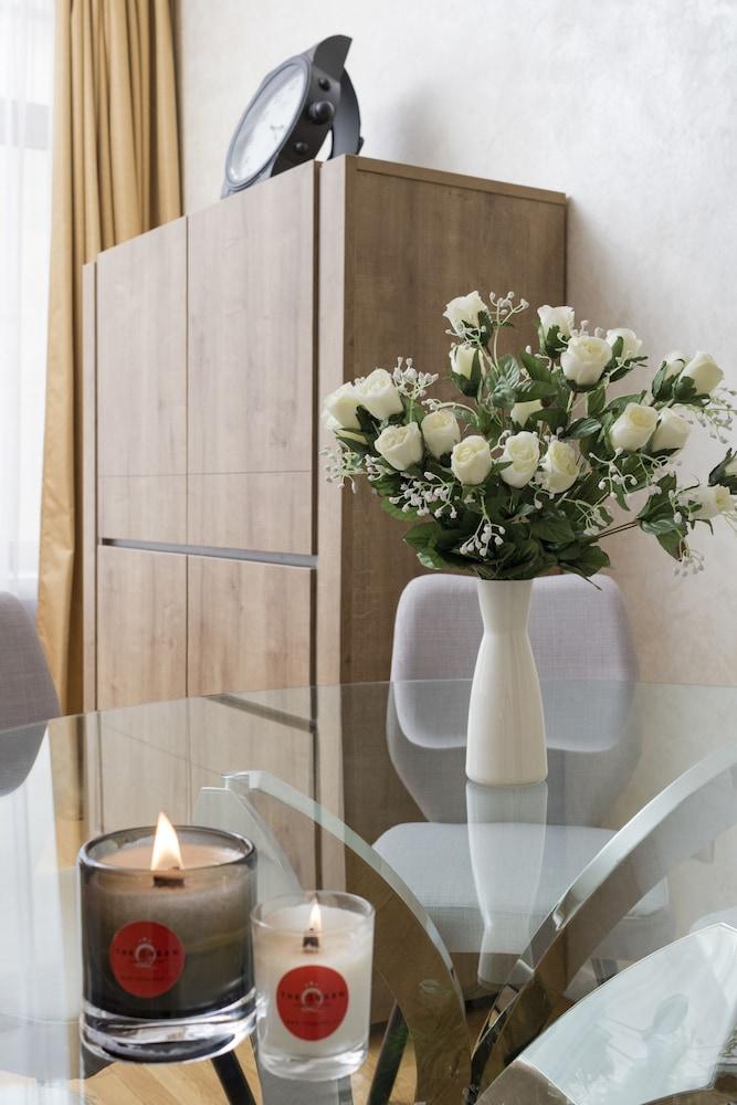 The Queen Luxury Serviced Apartments - Villa Liberty