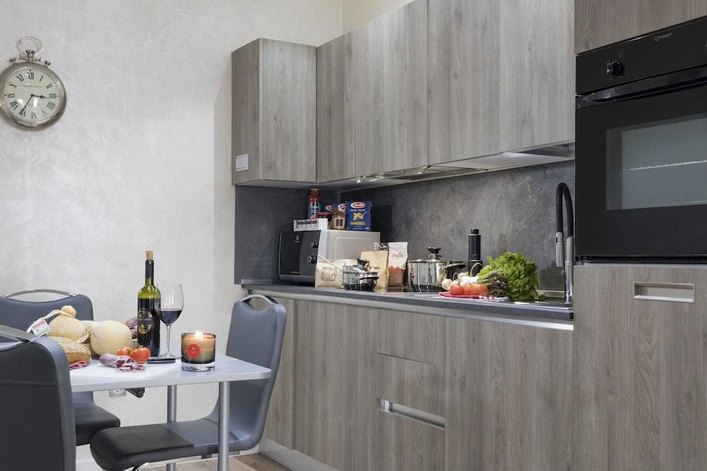 The Queen Luxury Serviced Apartments - Villa Liberty