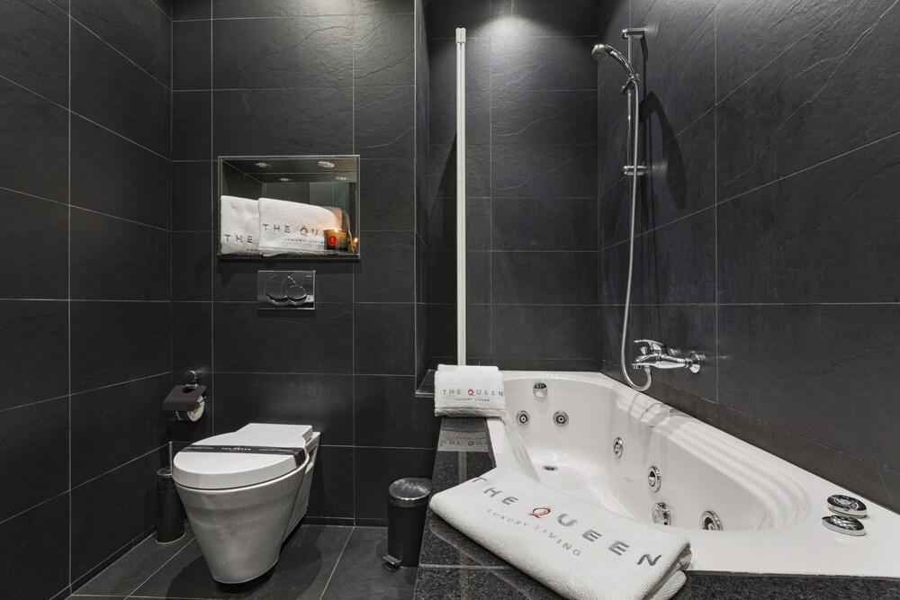 The Queen Luxury Serviced Apartments - Villa Liberty