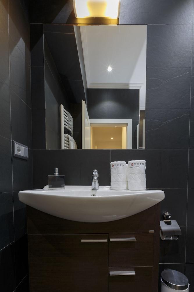 The Queen Luxury Serviced Apartments - Villa Liberty