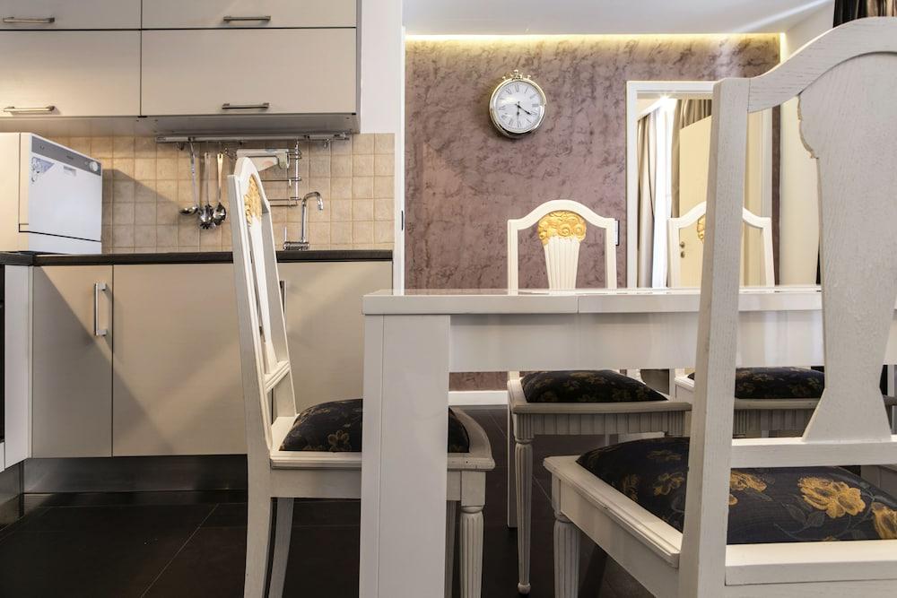 The Queen Luxury Apartments - Villa Cortina