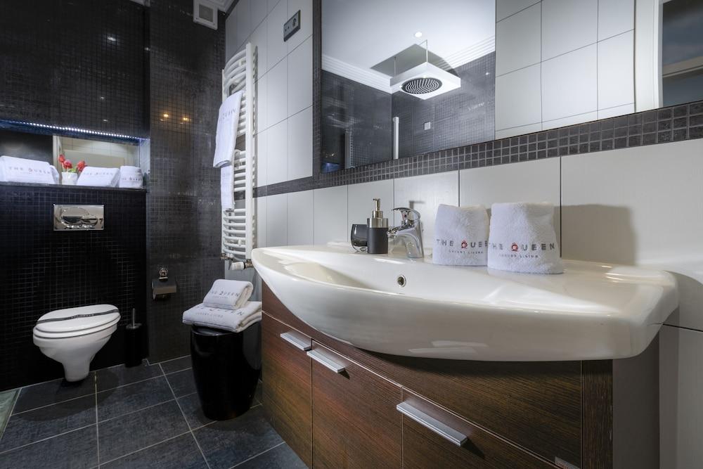The Queen Luxury Apartments - Villa Cortina
