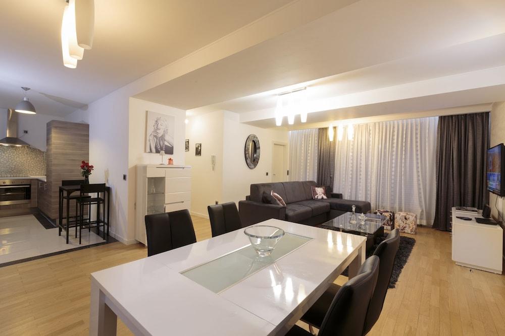 The Queen Luxury Serviced Apartments - Villa Marilyn