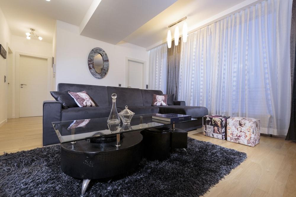 The Queen Luxury Serviced Apartments - Villa Marilyn
