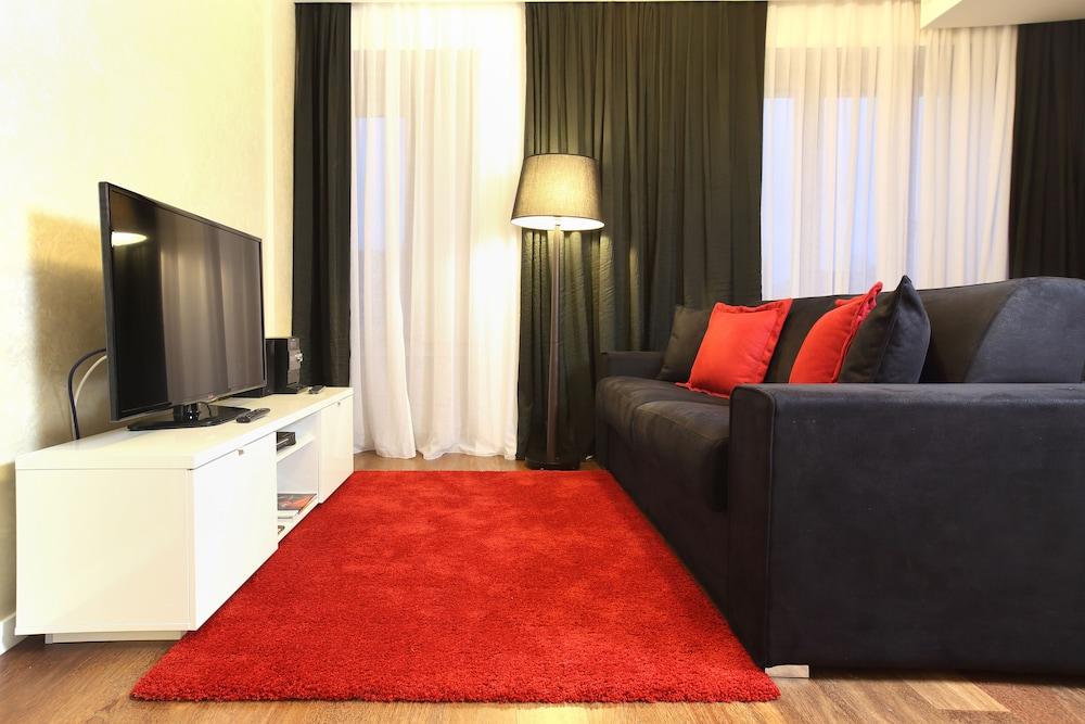 The Queen Luxury Serviced Apartments - Villa Medici