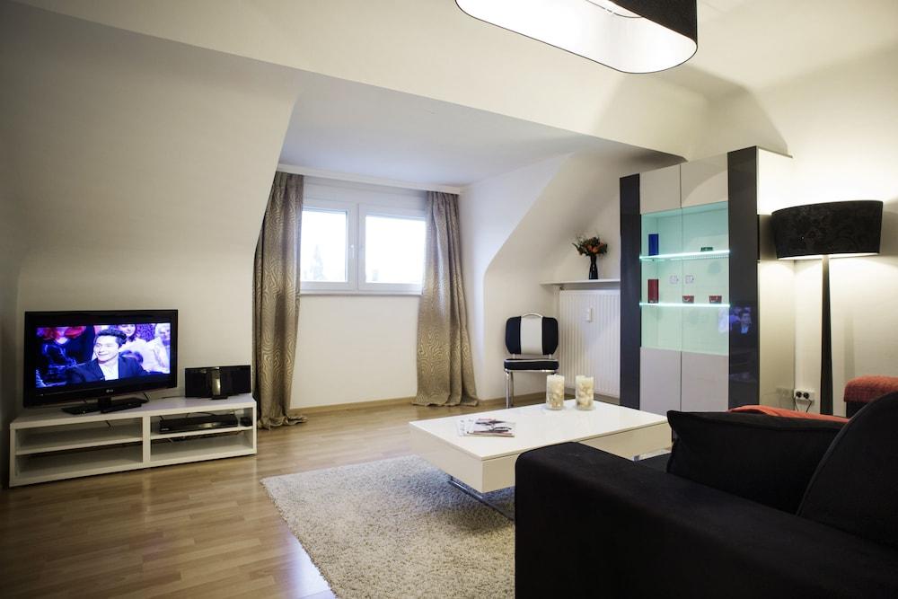 The Queen Luxury Serviced Apartments - Villa Medici
