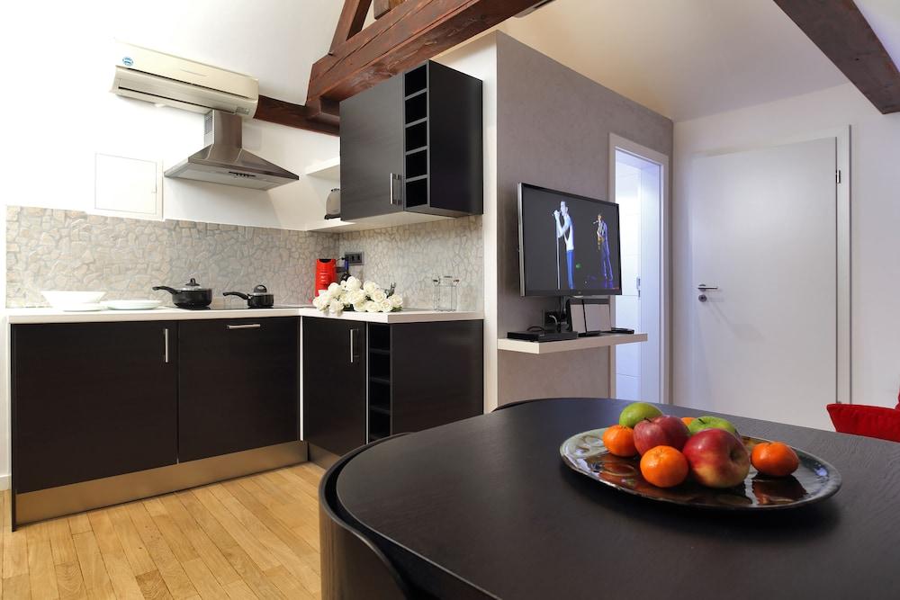 The Queen Luxury Serviced Apartments - Villa Medici