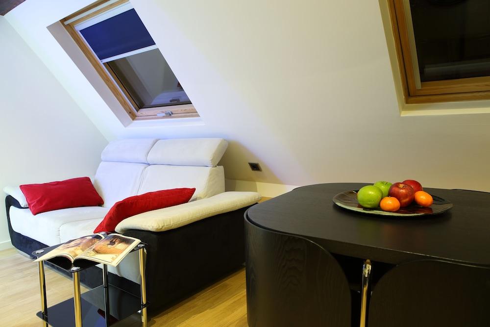 The Queen Luxury Serviced Apartments - Villa Medici