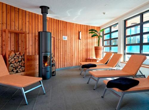 D'Coque Venue & Accommodations