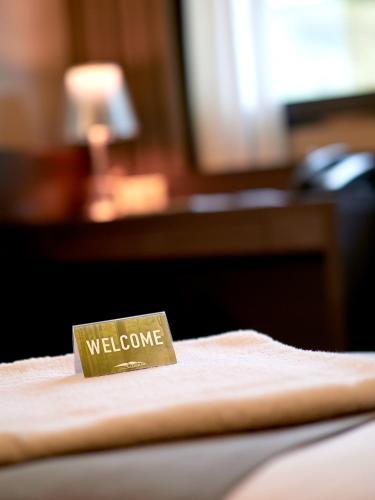 D'Coque Venue & Accommodations