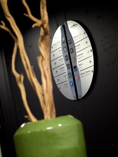 D'Coque Venue & Accommodations