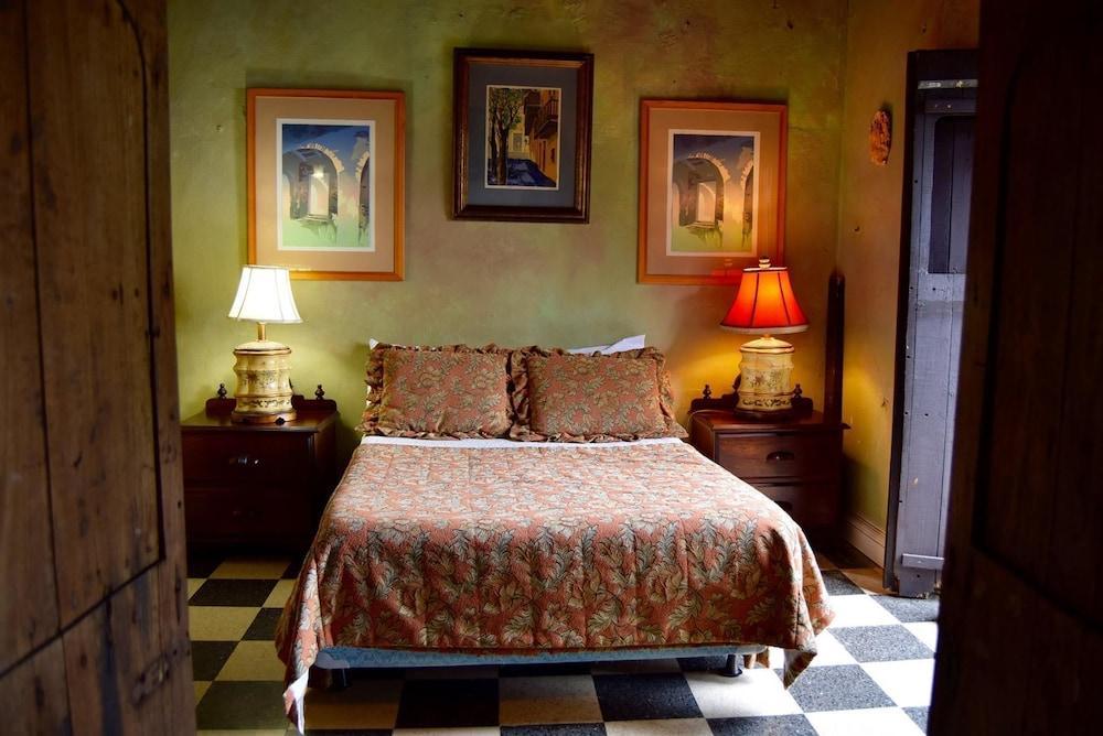 The Gallery Inn