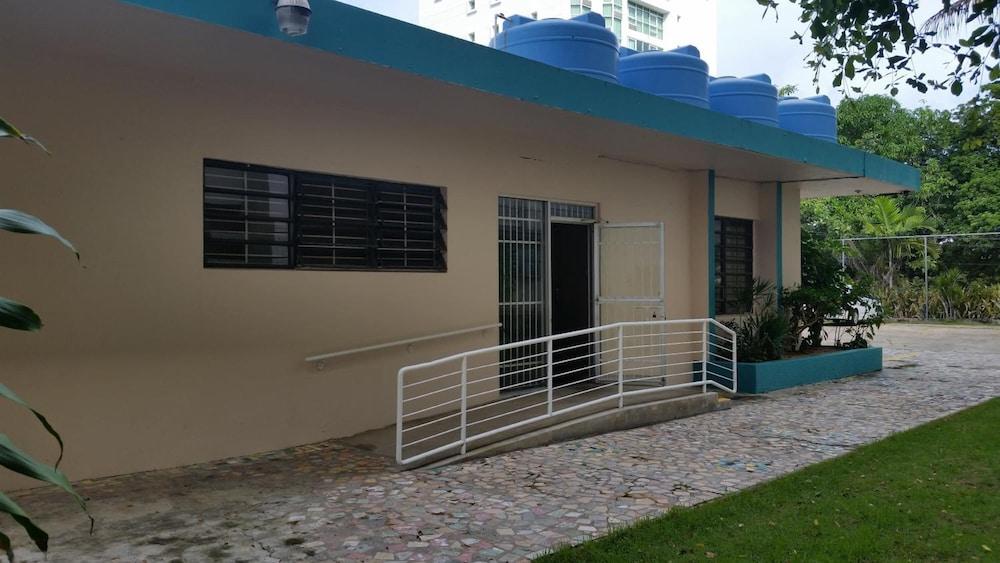 Borinquen Beach Inn