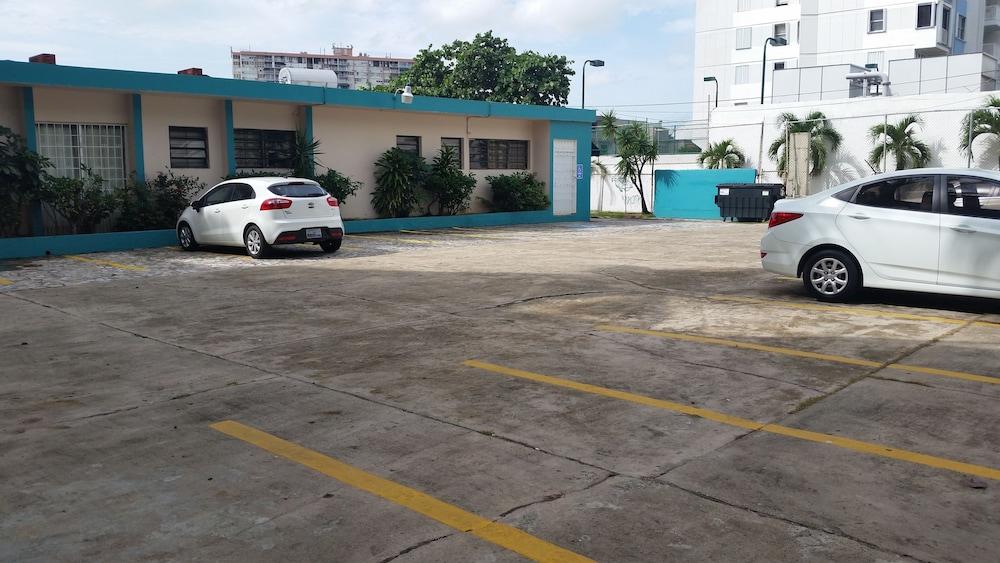 Borinquen Beach Inn