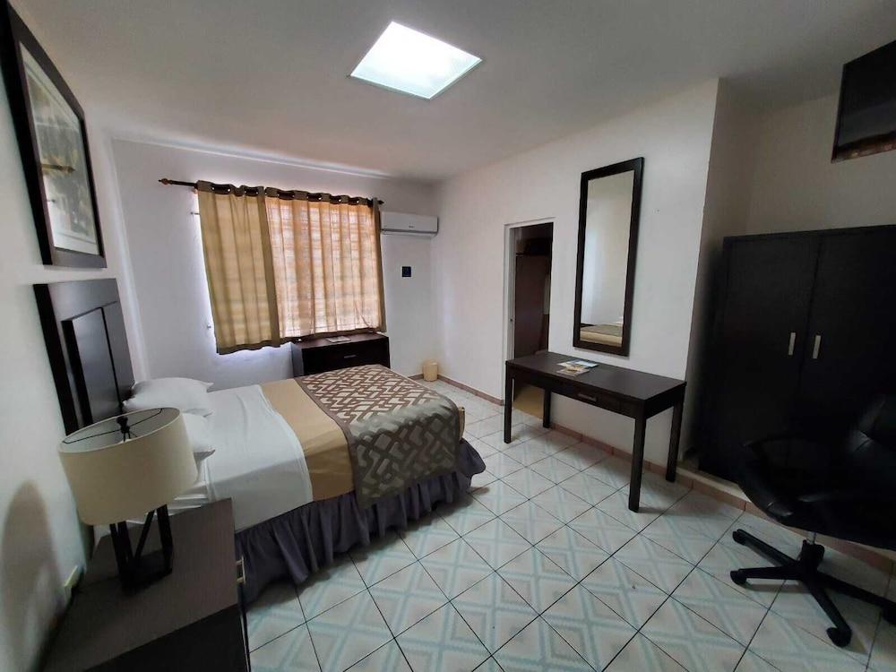 Borinquen Beach Inn