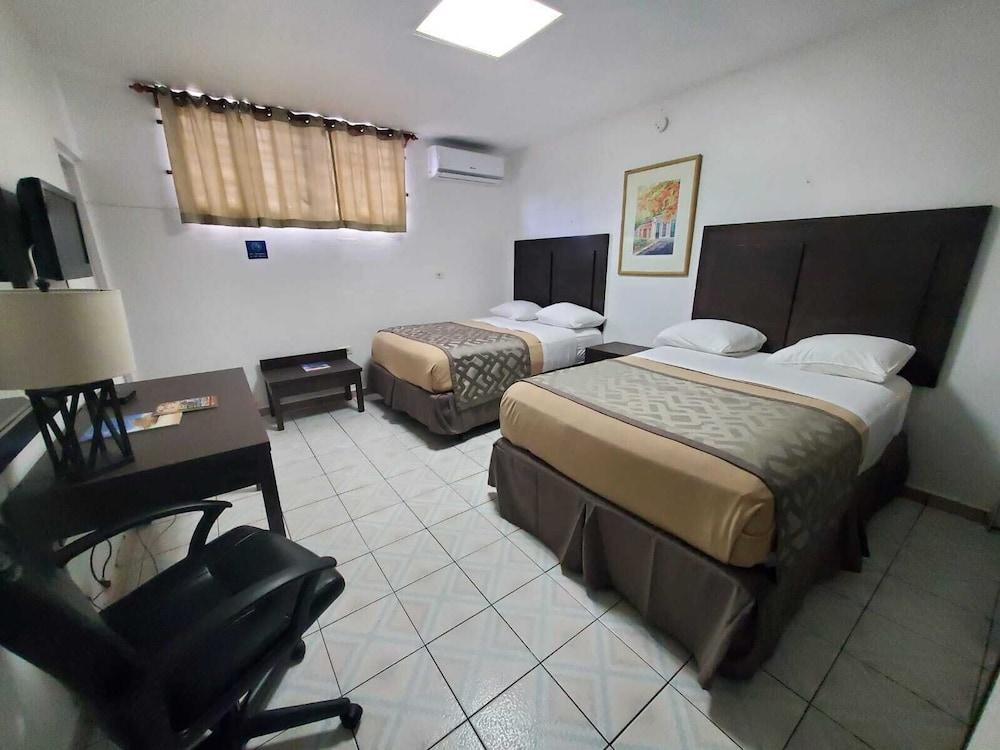 Borinquen Beach Inn