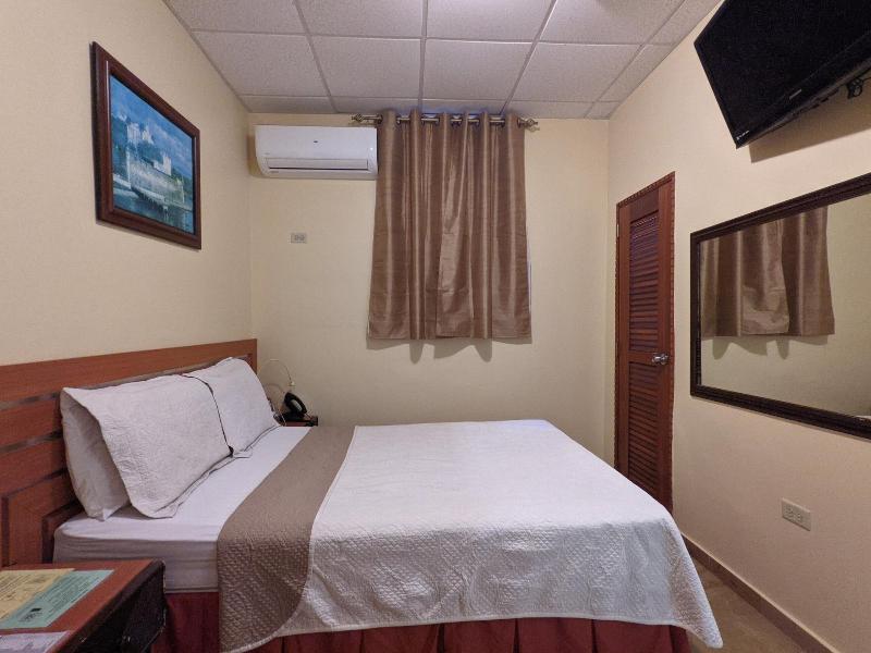 San Jorge Hotel & Hostel