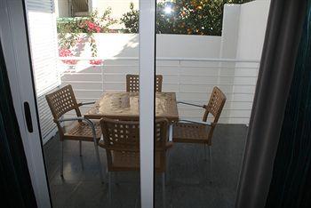 Harbour Lodge