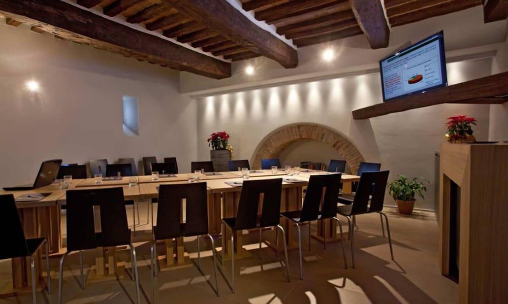PHI Resort Coldimolino Country House
