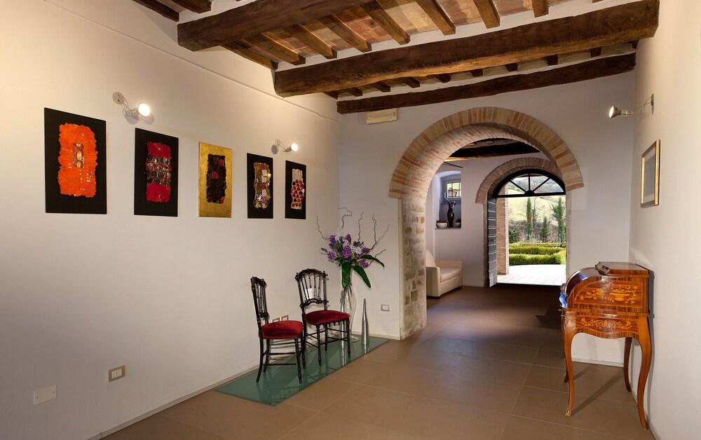 PHI Resort Coldimolino Country House